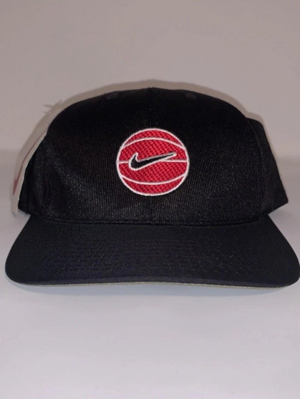 90's Vintage NIKE Basketball Snapback Brand New With Original Tags Black/Red